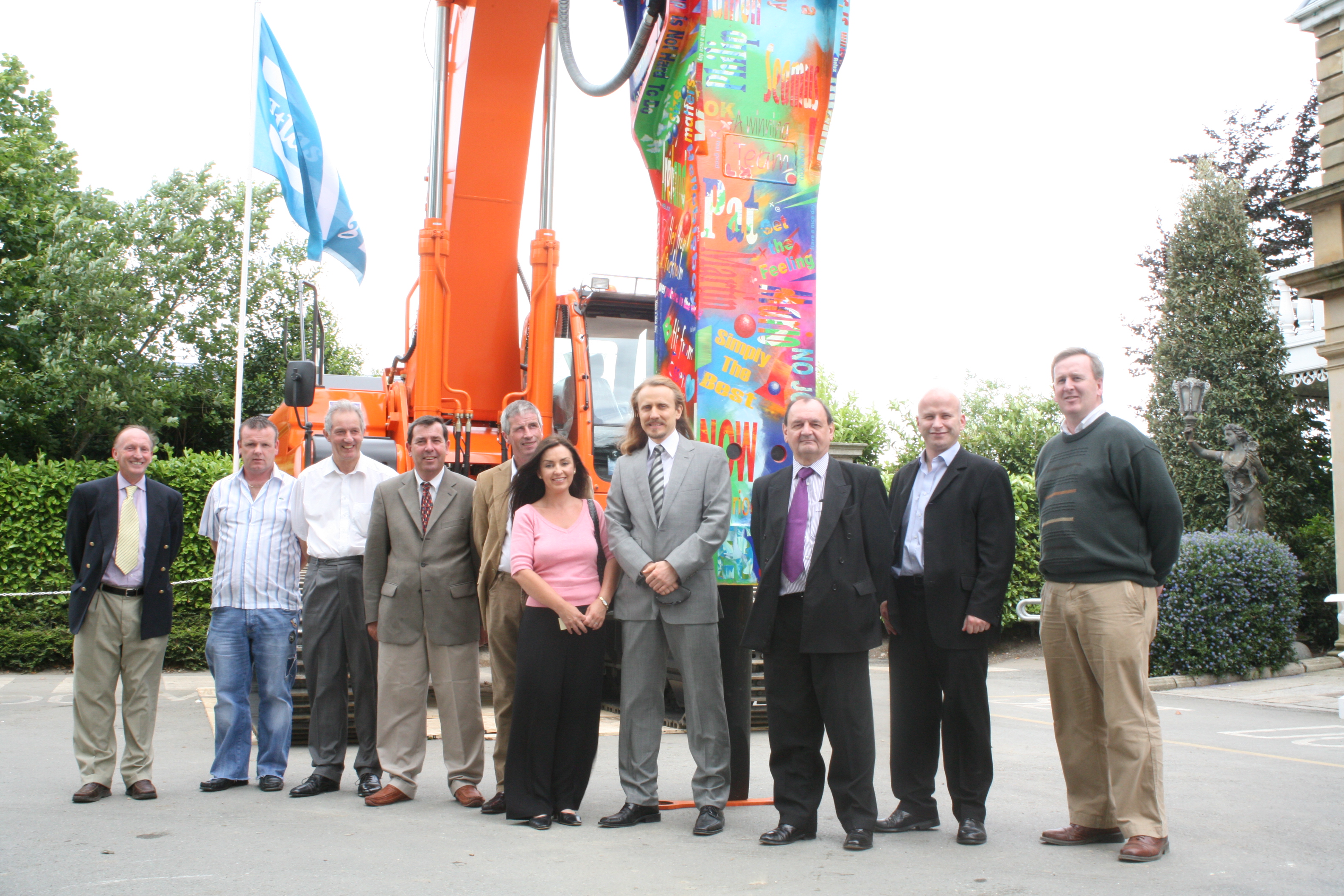 Größter Hydraulikhammer der Welt feiert 200. Jubiläum, Construction