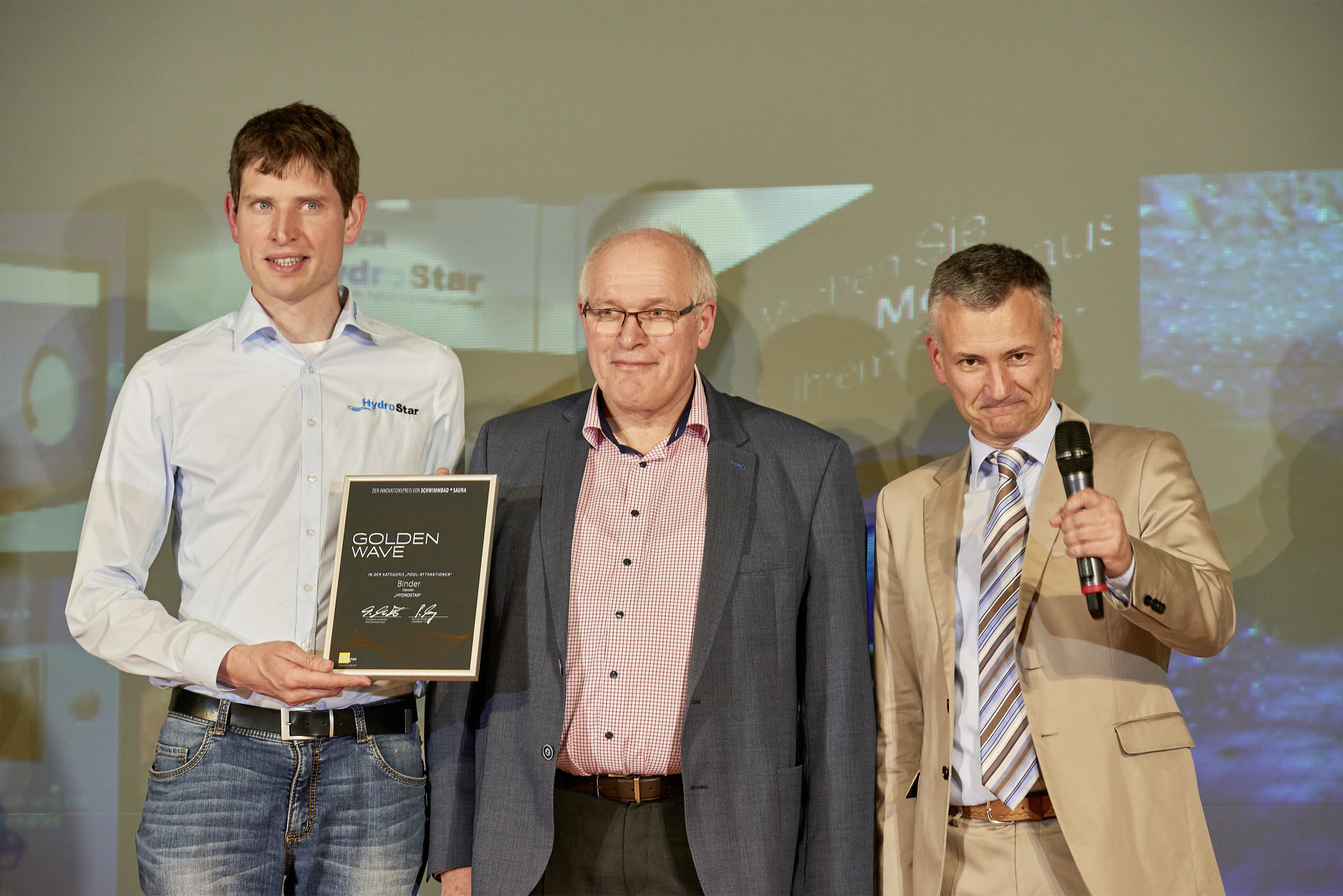 Schwimmvergnügen, BINDER GmbH & Co. KG, Story PresseBox