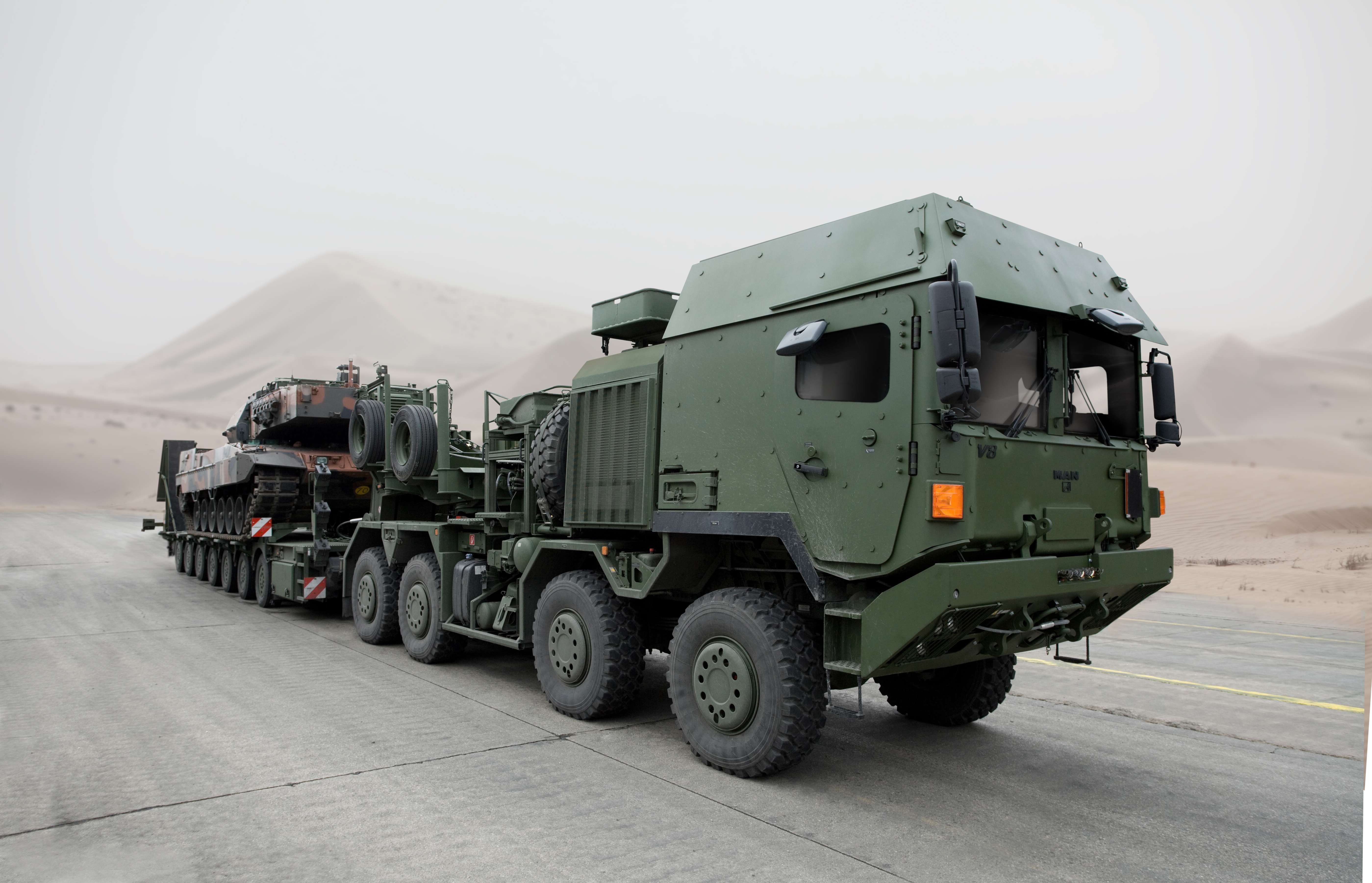 Грузовой автомобиль 8 8. Rheinmetall man Military vehicles НХ 8х8. Man HX 81 RMMV 8x8. Военный тягач man 8х8. Man-Rheinmetall HX-81.