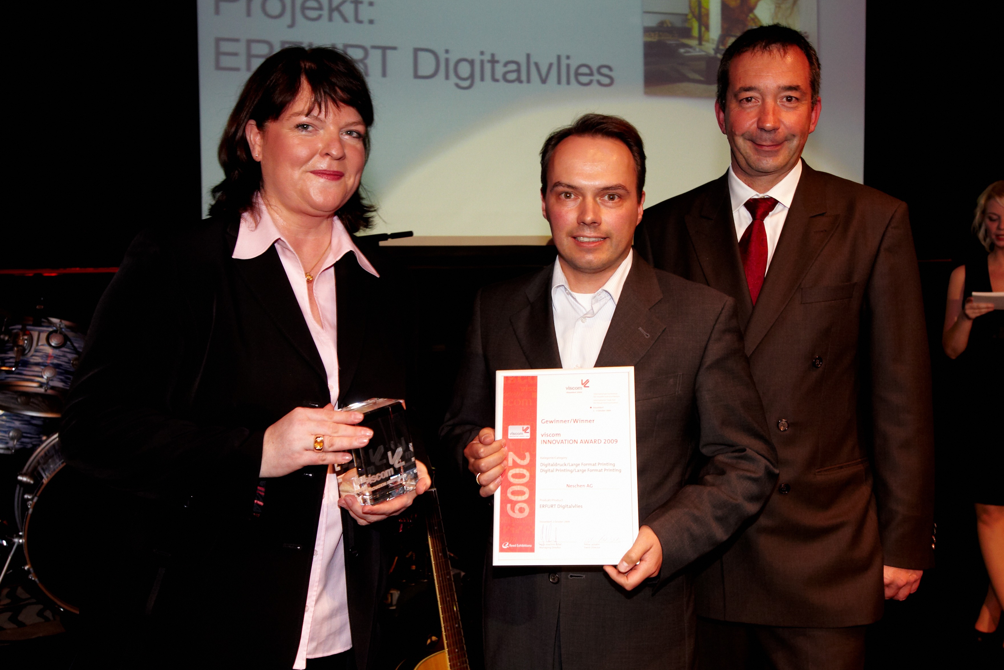 Viscom 2009 in Düsseldorf: Neschen AG mit Innovation Award ausgezeichnet, PRX Agentur für Public ...