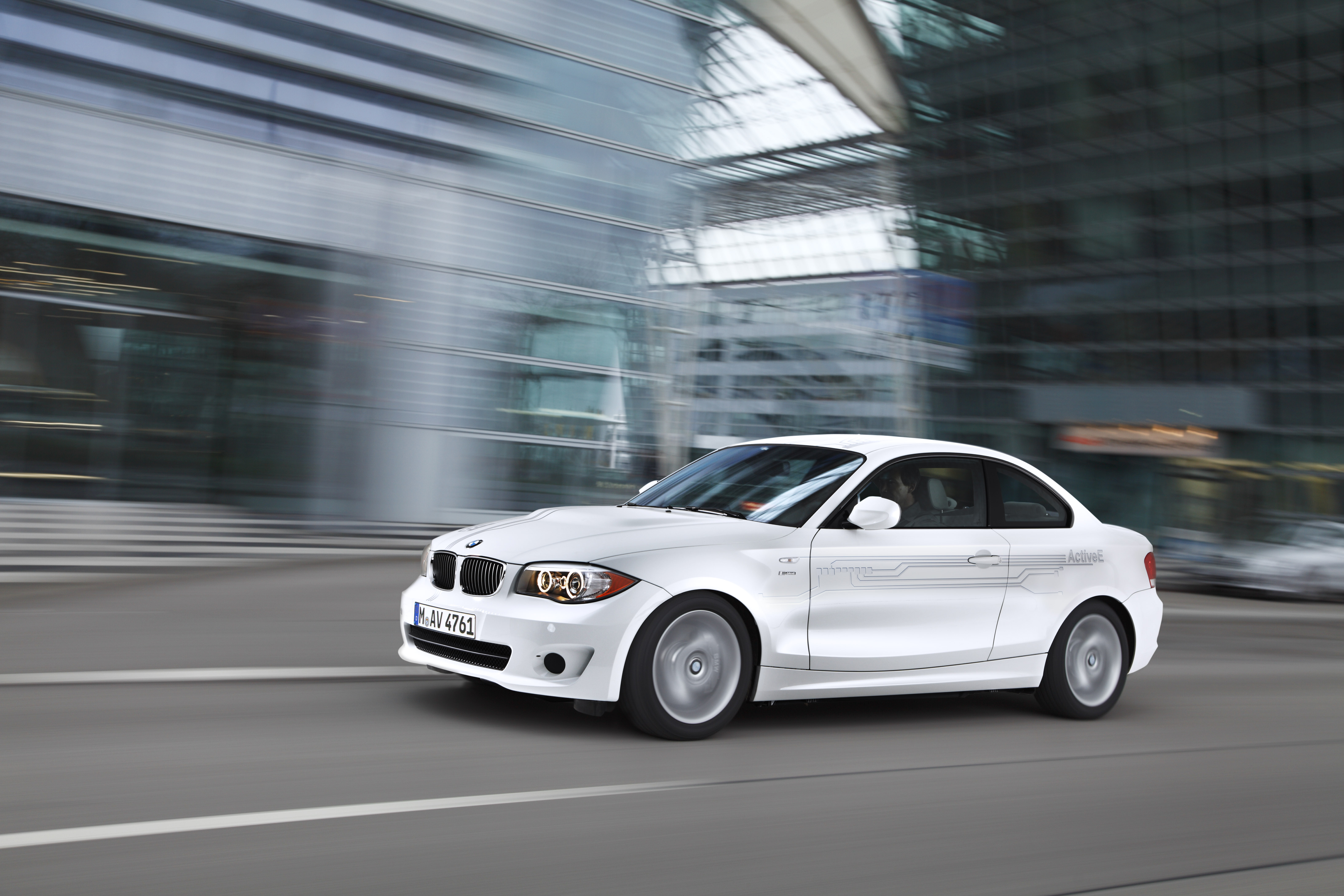 E car. BMW activee. БМВ копейка седан. BMW e1 электро. BMW 1 Series белая.