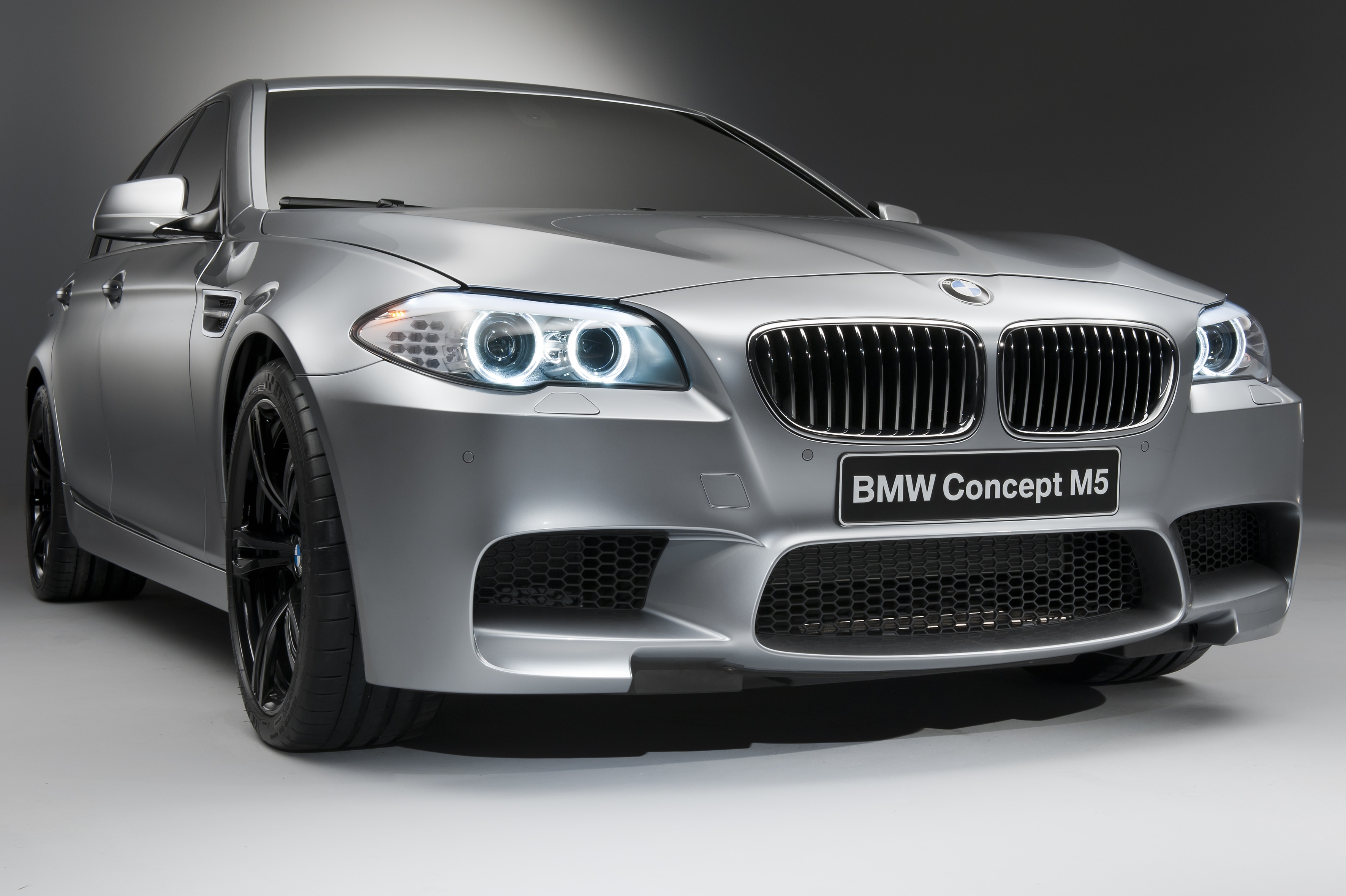 Bmw ru. BMW m5 Concept. BMW m5 2011. Автомобиль БМВ м5. БМВ м750.