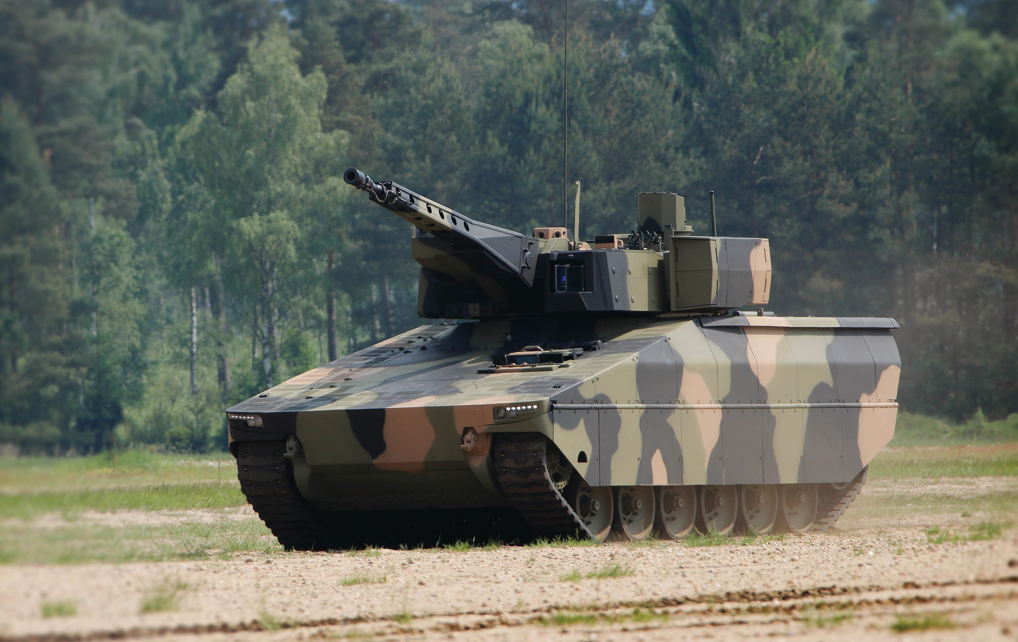 Rheinmetall's New IFV, The Lynx: Firepower, Force Protection, C4I ...