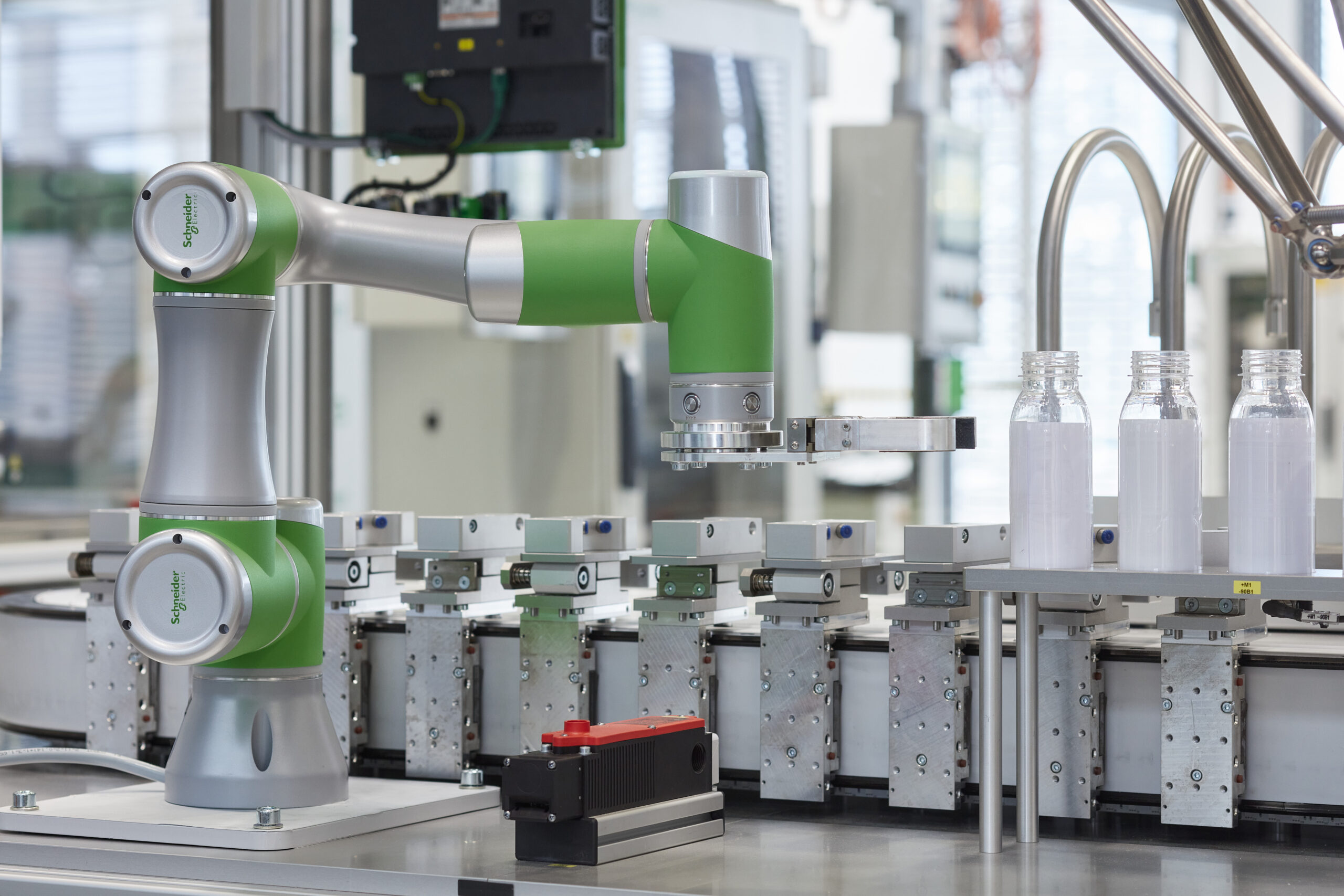 Schneider Electric auf der SPS, Schneider Electric GmbH, Story - PresseBox