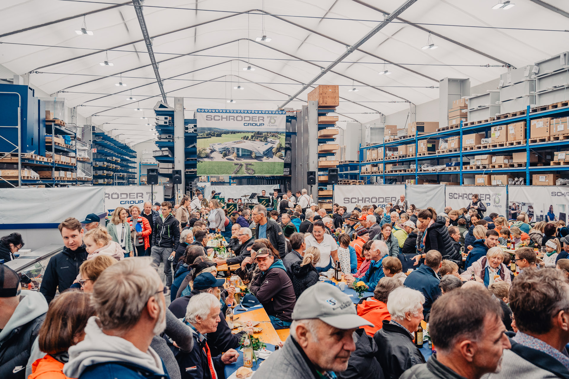 Mehr als 4000 Besucher, Schröder Group, Story - PresseBox