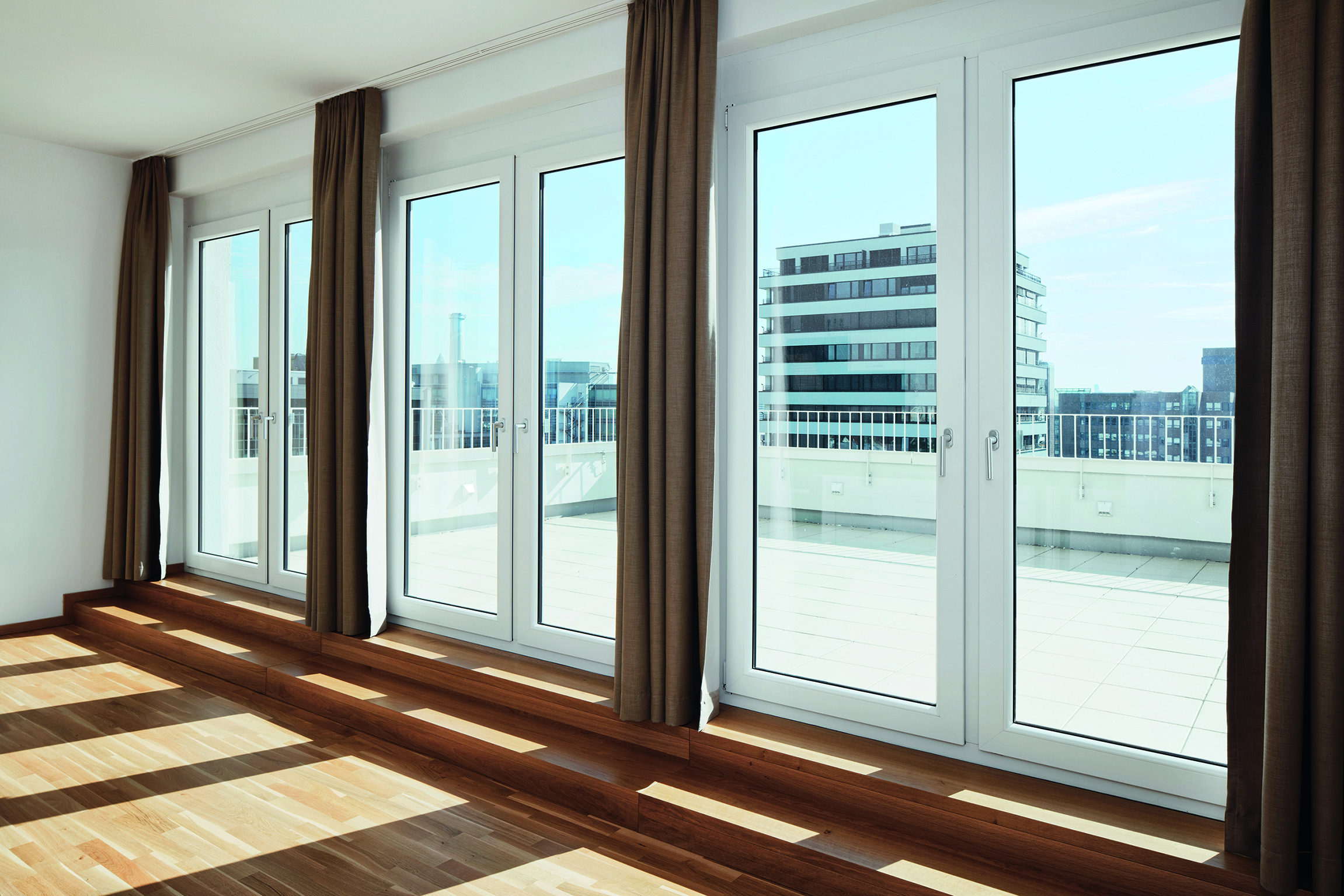 Window class. Schuco окна пластиковые. Schüco Corona CT 70. Пластиковое окно референс. Стеклопакеты комфорт.