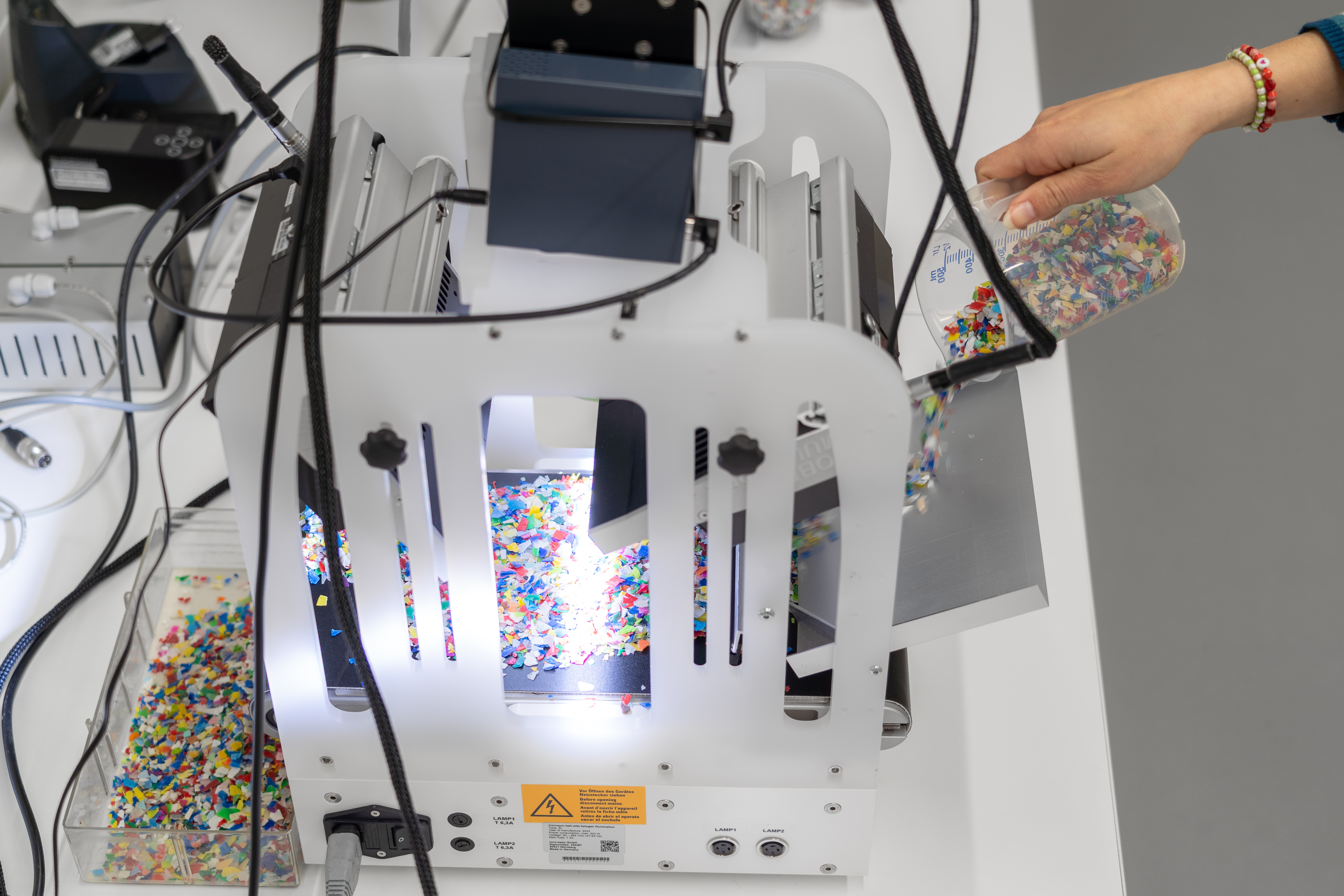 Innovative color measurement system optimizes plastics recycling using ...