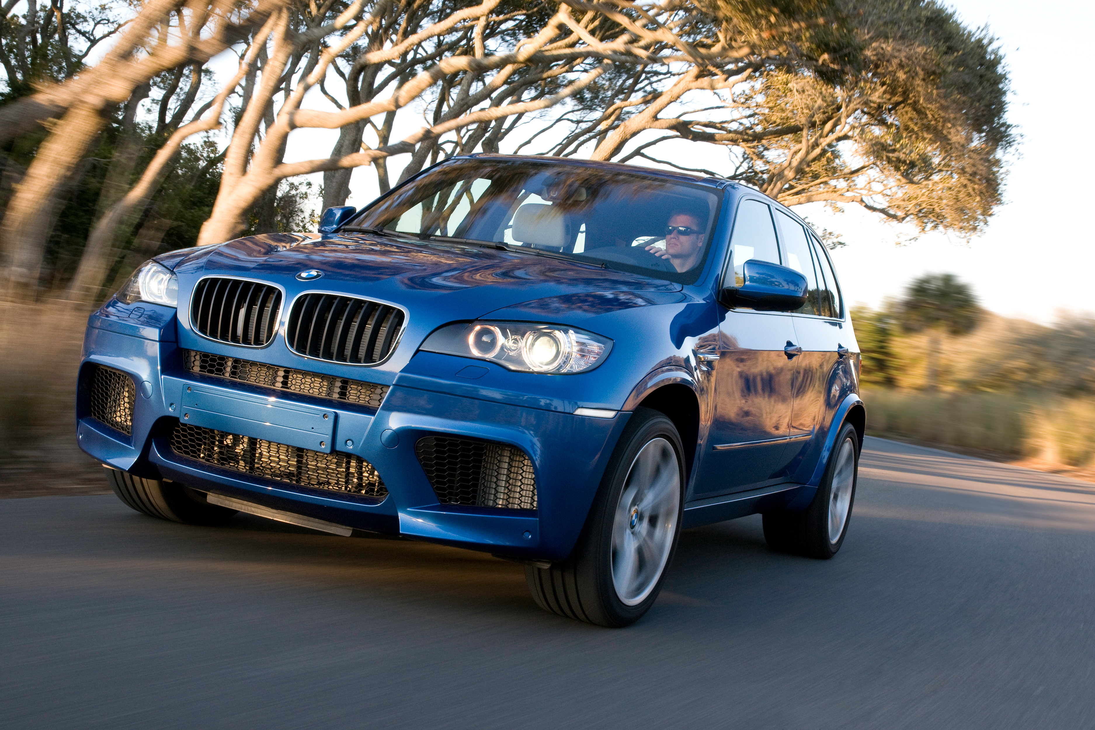 10х 5. BMW x5m 2010. BMW m5 джип. Джип BMW x5 m5. BMW x5m 2009.