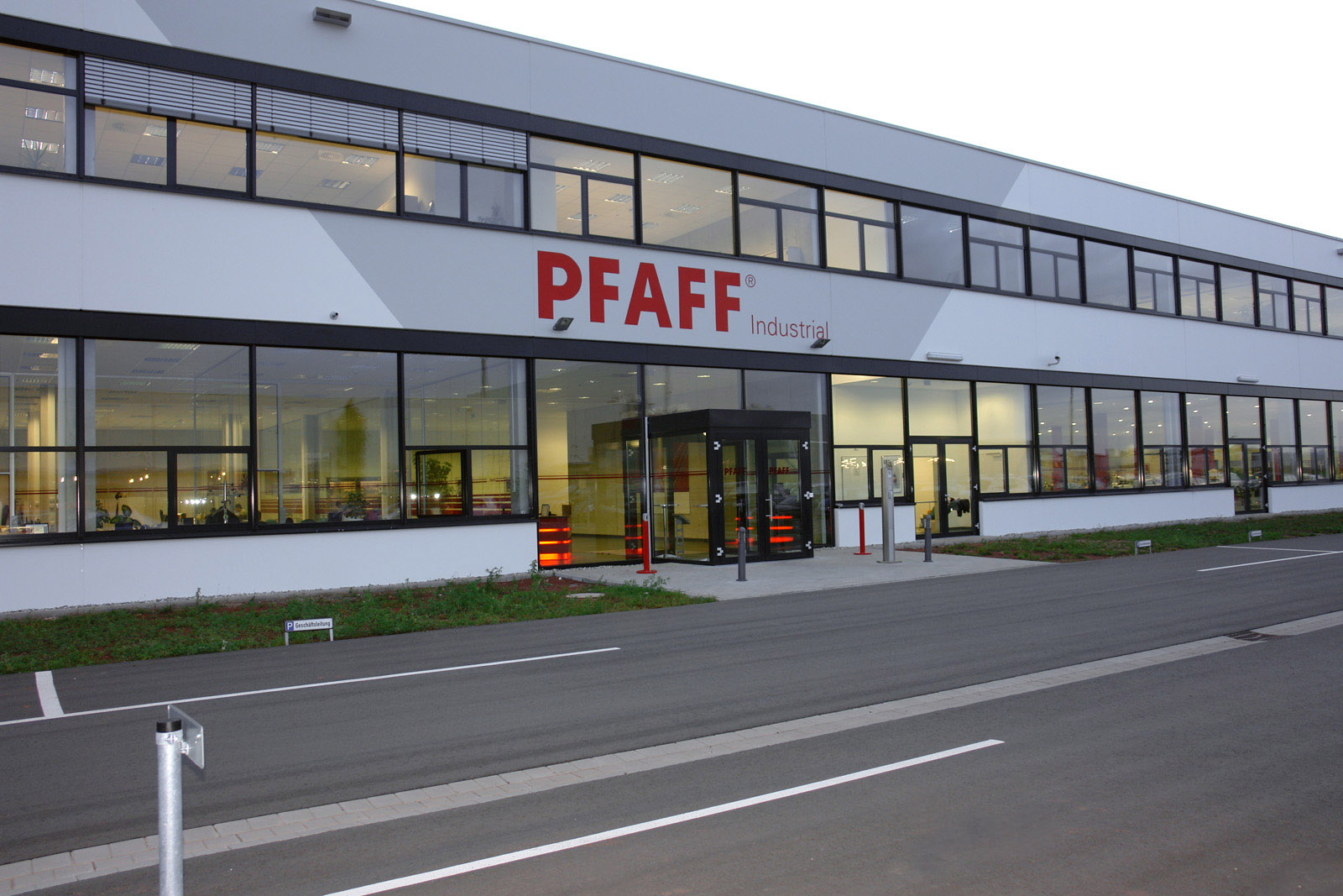 Große Kundenausstellung bei PFAFF INDUSTRIAL, PFAFF Industriesysteme