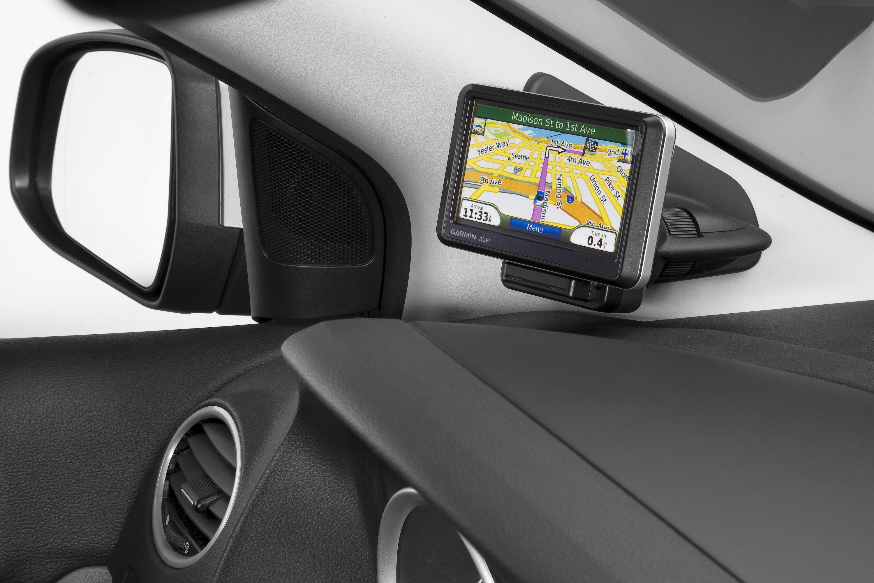 Навигатор на экране автомобиля. Garmin Nuvi 10r-023994 крепеж на стекло. Держатель для Garmin s60 GPS. GEOFOX mid785gps. Штатный держатель навигатора Ford Focus 3.