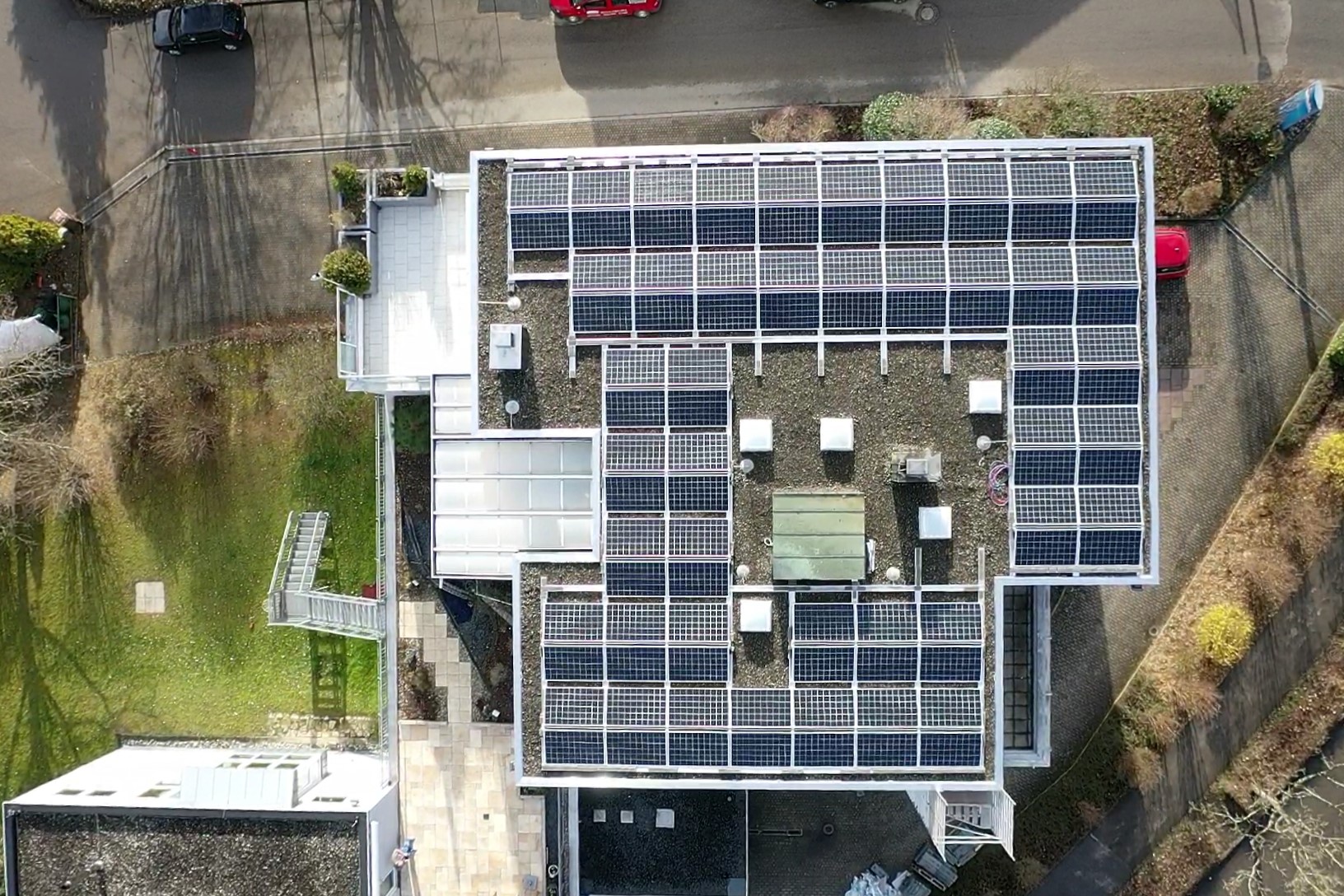 Unitro Energieneutral durch Solarstrom, UNITRO-Fleischmann Störmeldesysteme ...