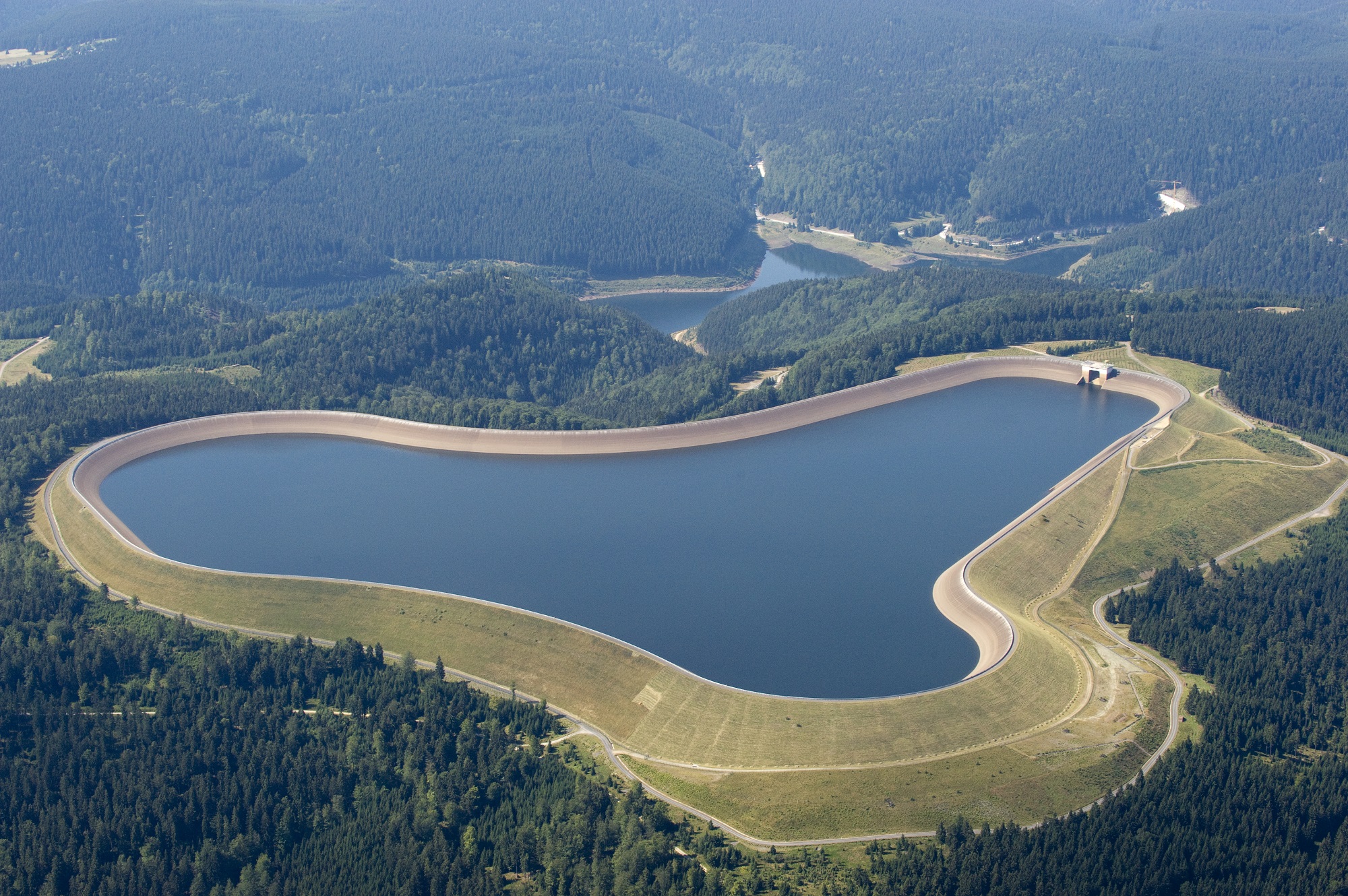 Wie viele wasserkraftwerke gibt es in deutschland 2016