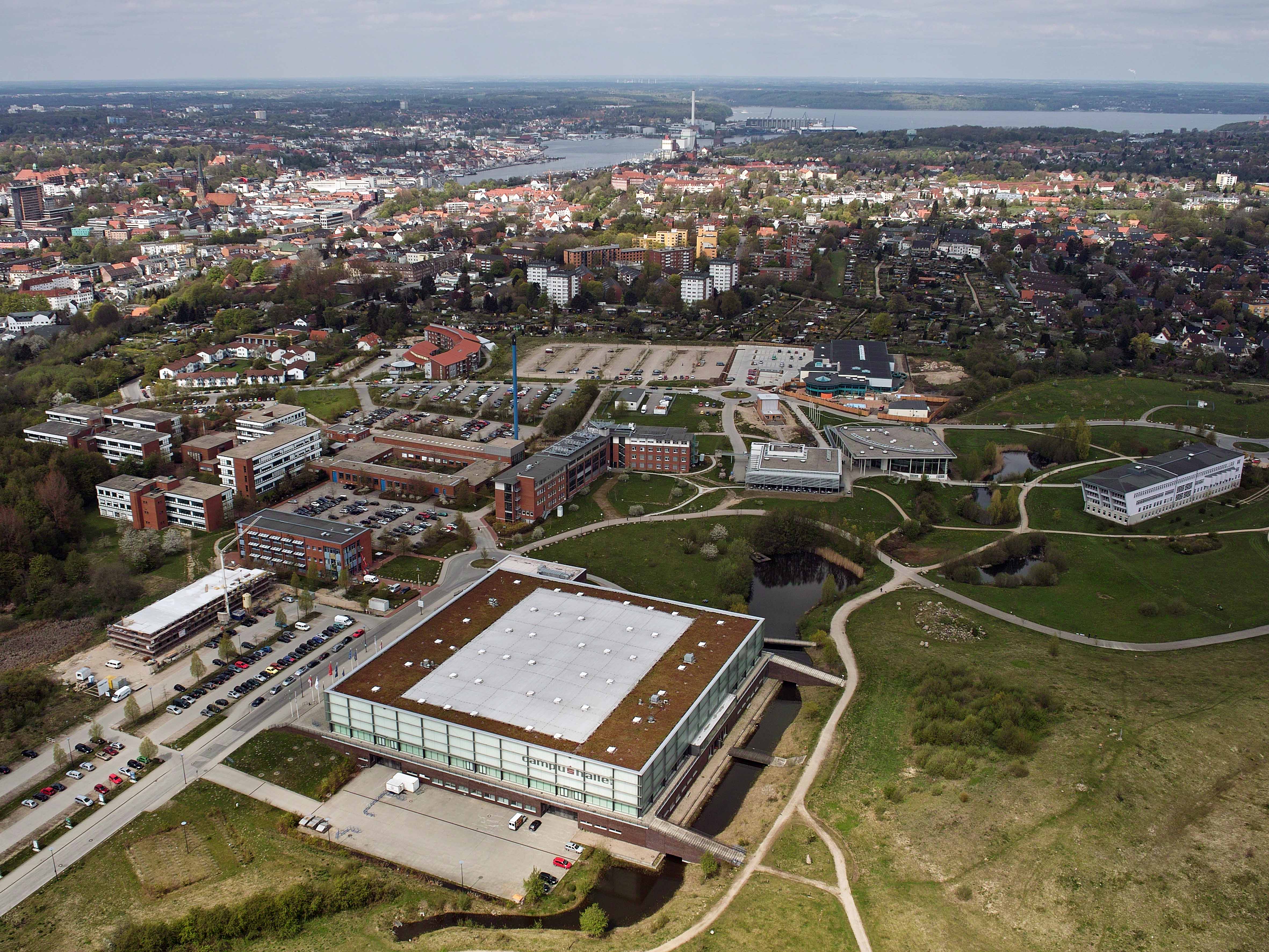 Die Welt von oben auf dem Präsidiumsflur, Hochschule Flensburg, Story