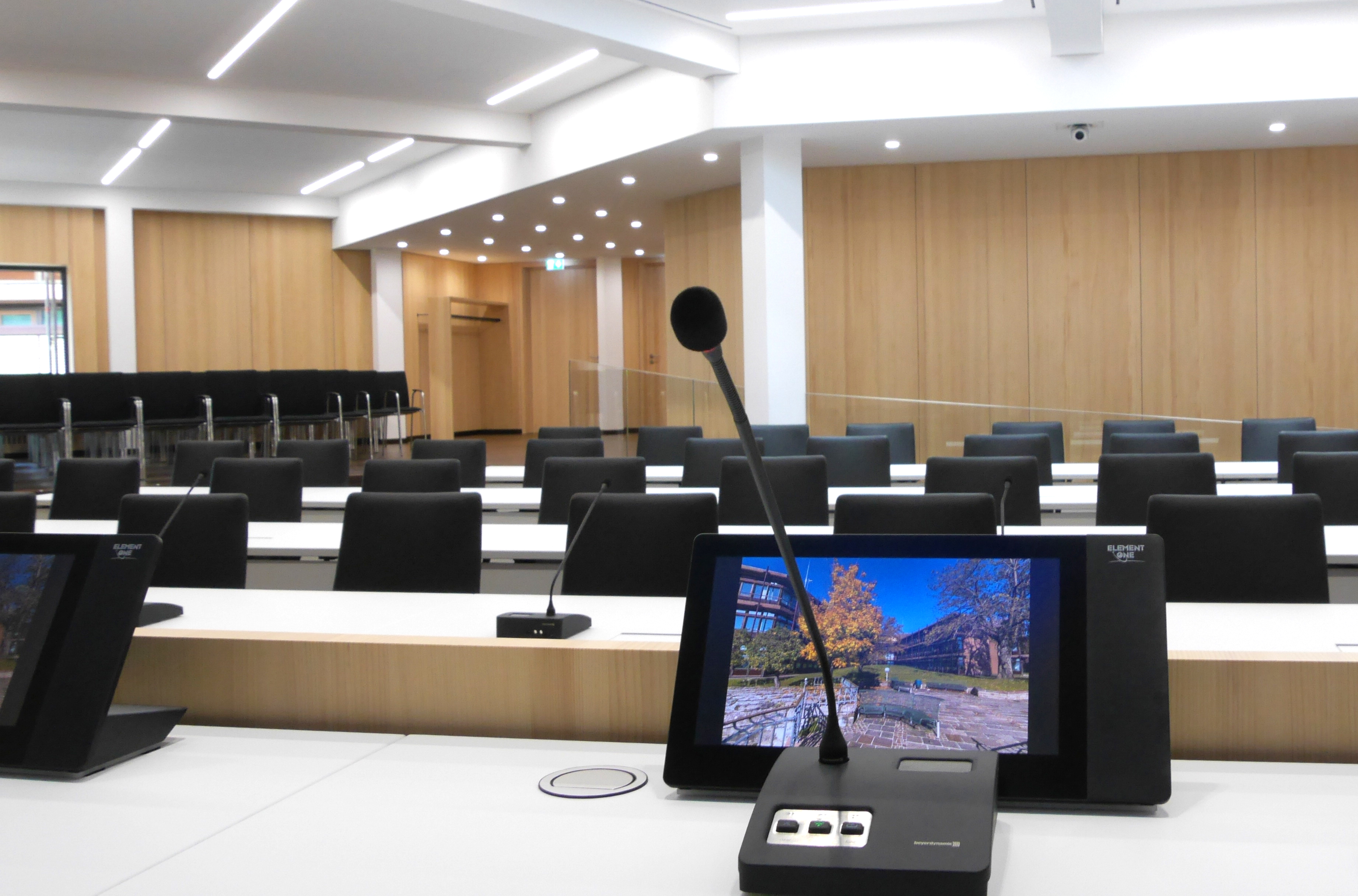KVC-mt17 настольный монитор для конференц-зала