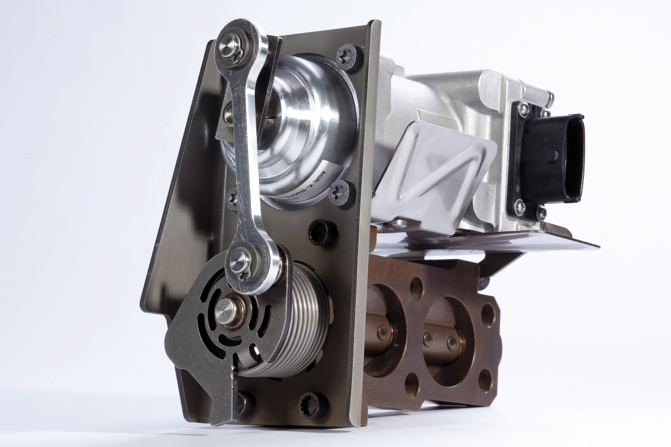 Optimized emission control with new exhaust gas recirculating valve for