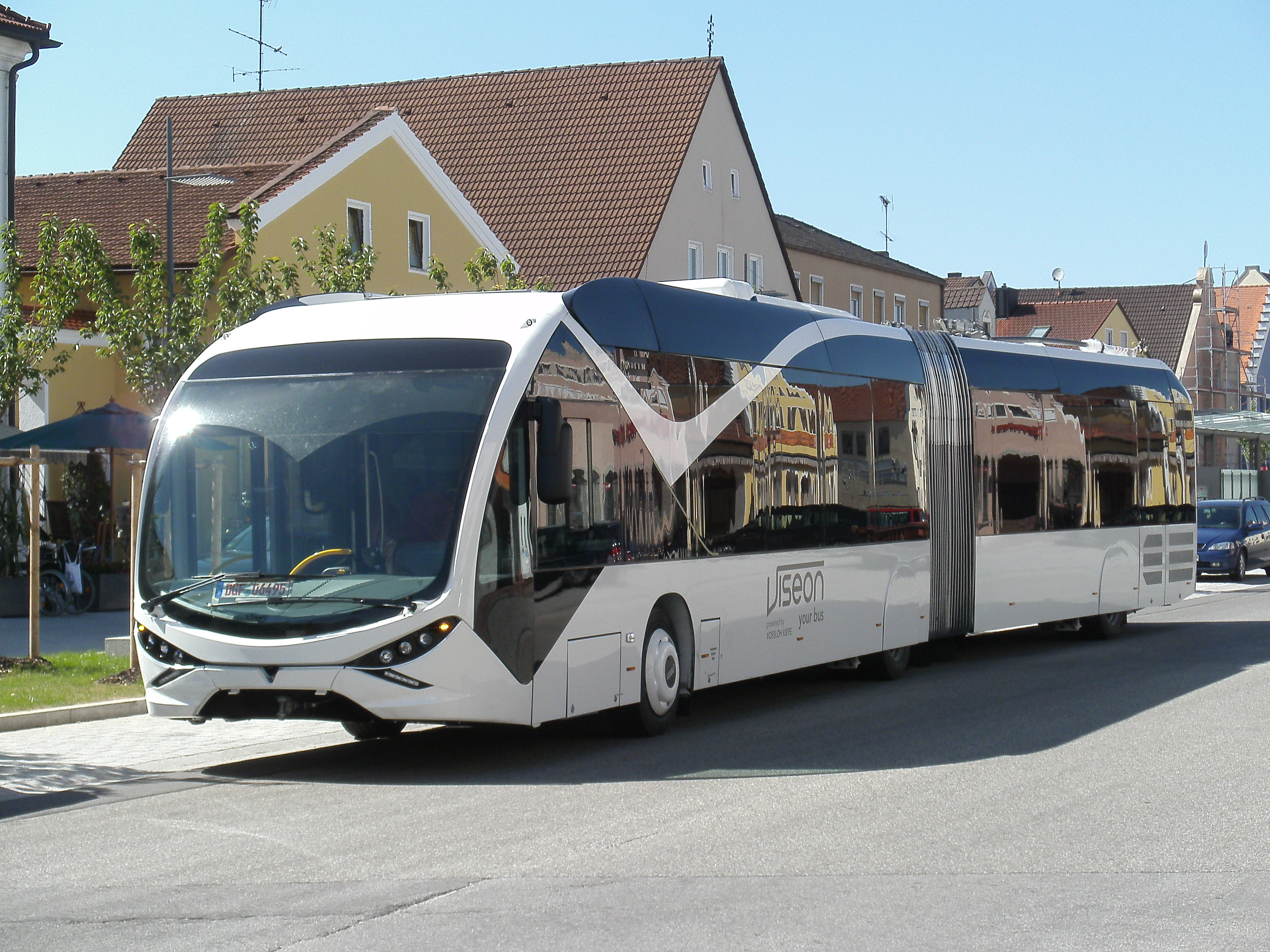 Общественный транспорт в абу даби. Троллейбус Viseon lt20. Mercedes-Benz MCV 800. Эр Рияд троллейбус. Троллейбус Абу-Даби.