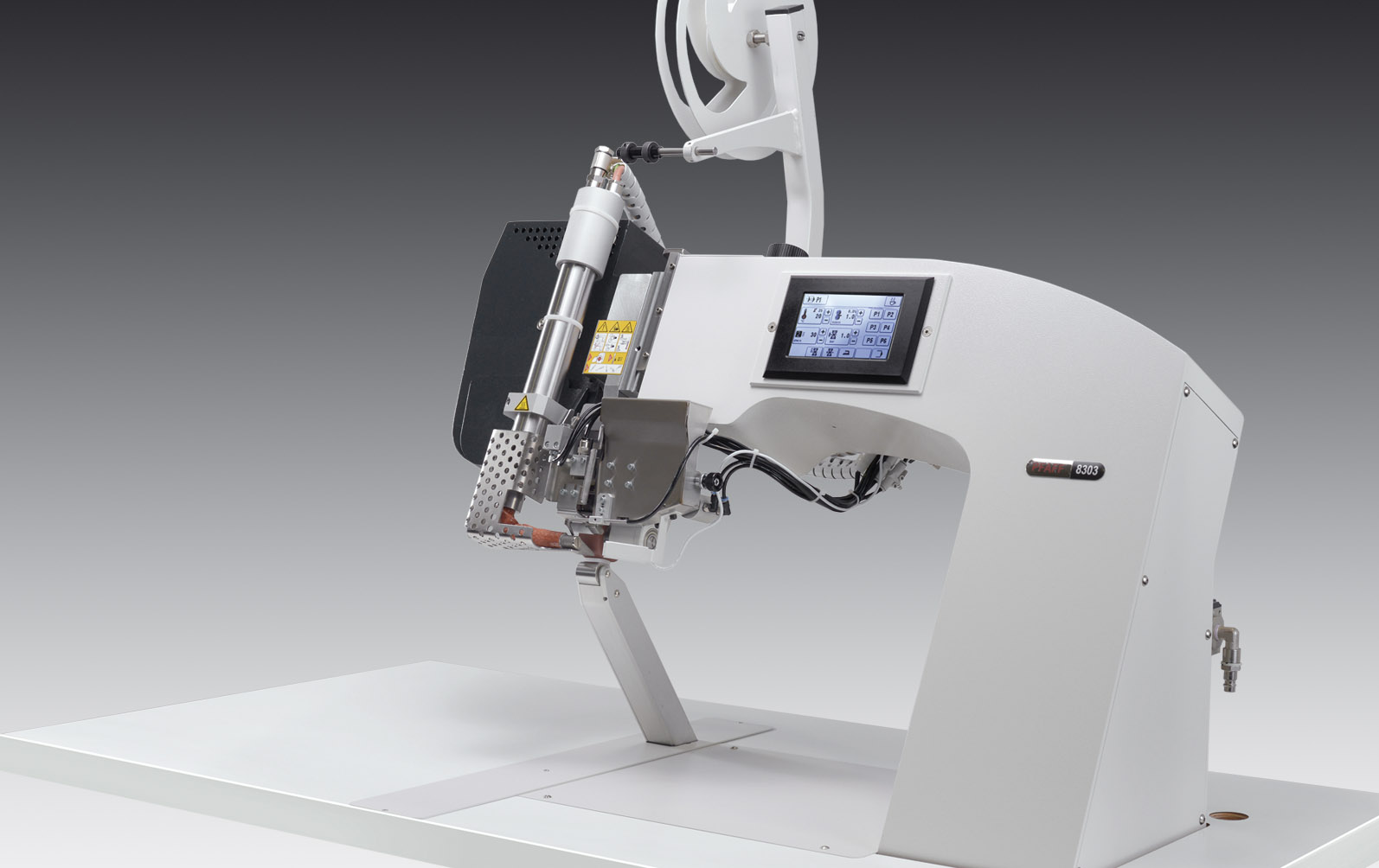 Sealing seams with PFAFF INDUSTRIAL taping machines, PFAFF Industriesysteme und Maschinen GmbH