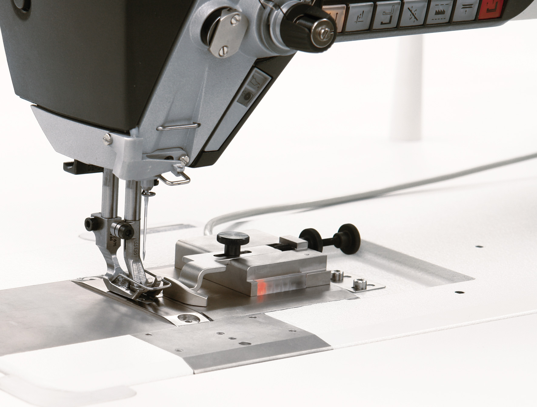 Documented quality stitch by stitch, PFAFF Industriesysteme und