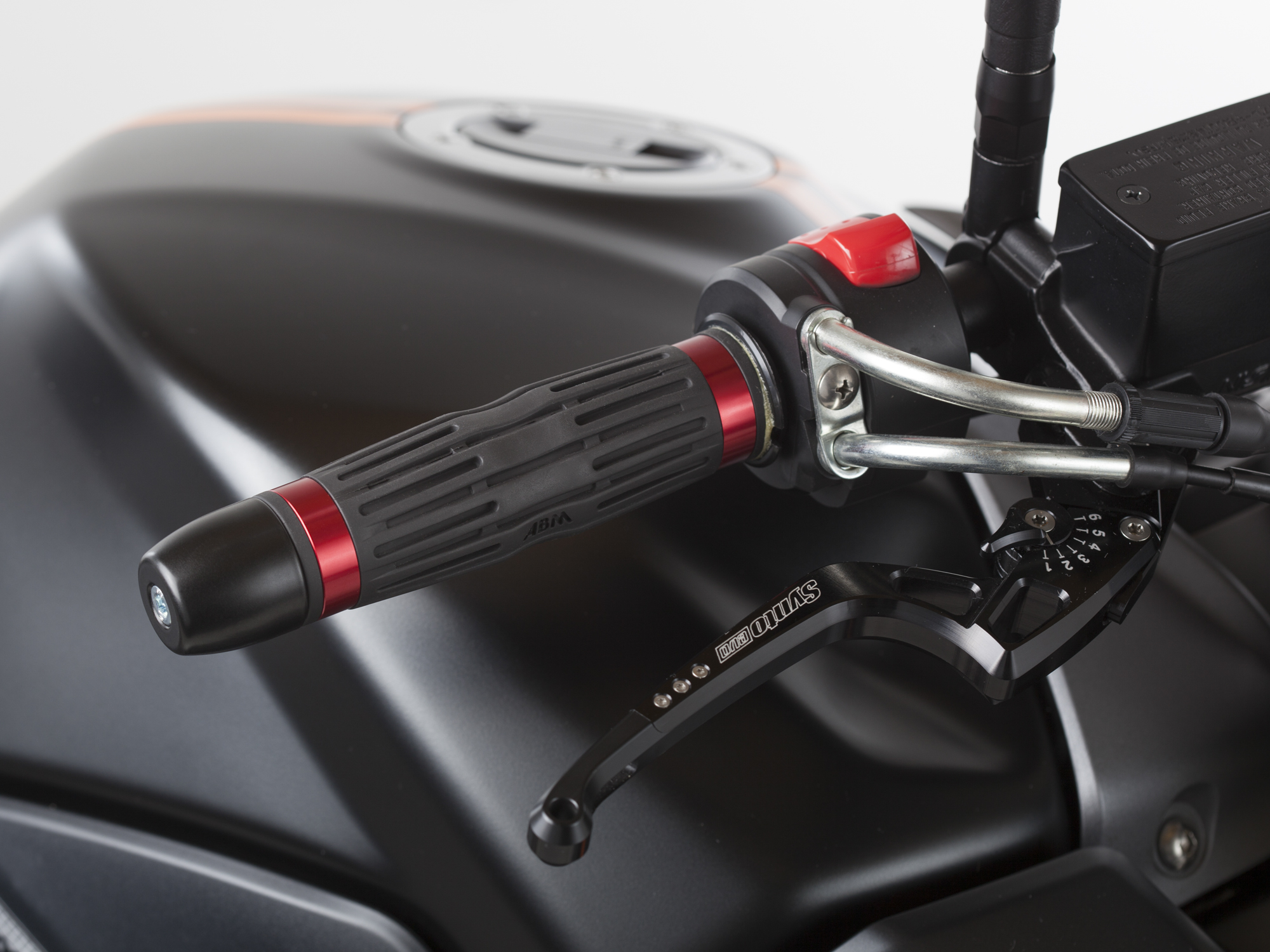 ABM multiClip: Individuell einstellbarer Motorrad 