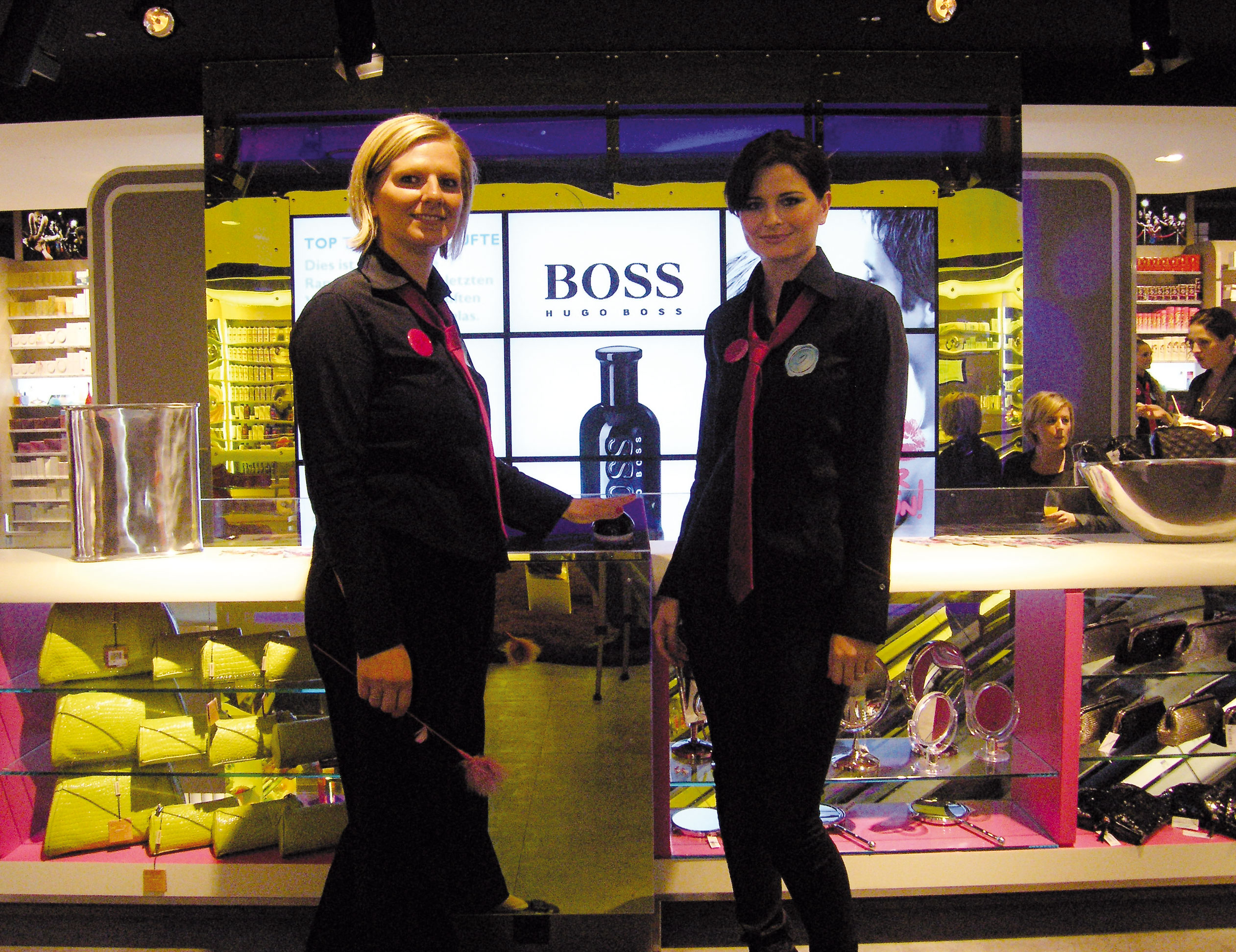 Digital Signage Perfumery Chain Douglas Incorporates Prestigeenterprise In Its New Cutting Edge Branch In Mainz Online Software Ag Press Release Pressebox