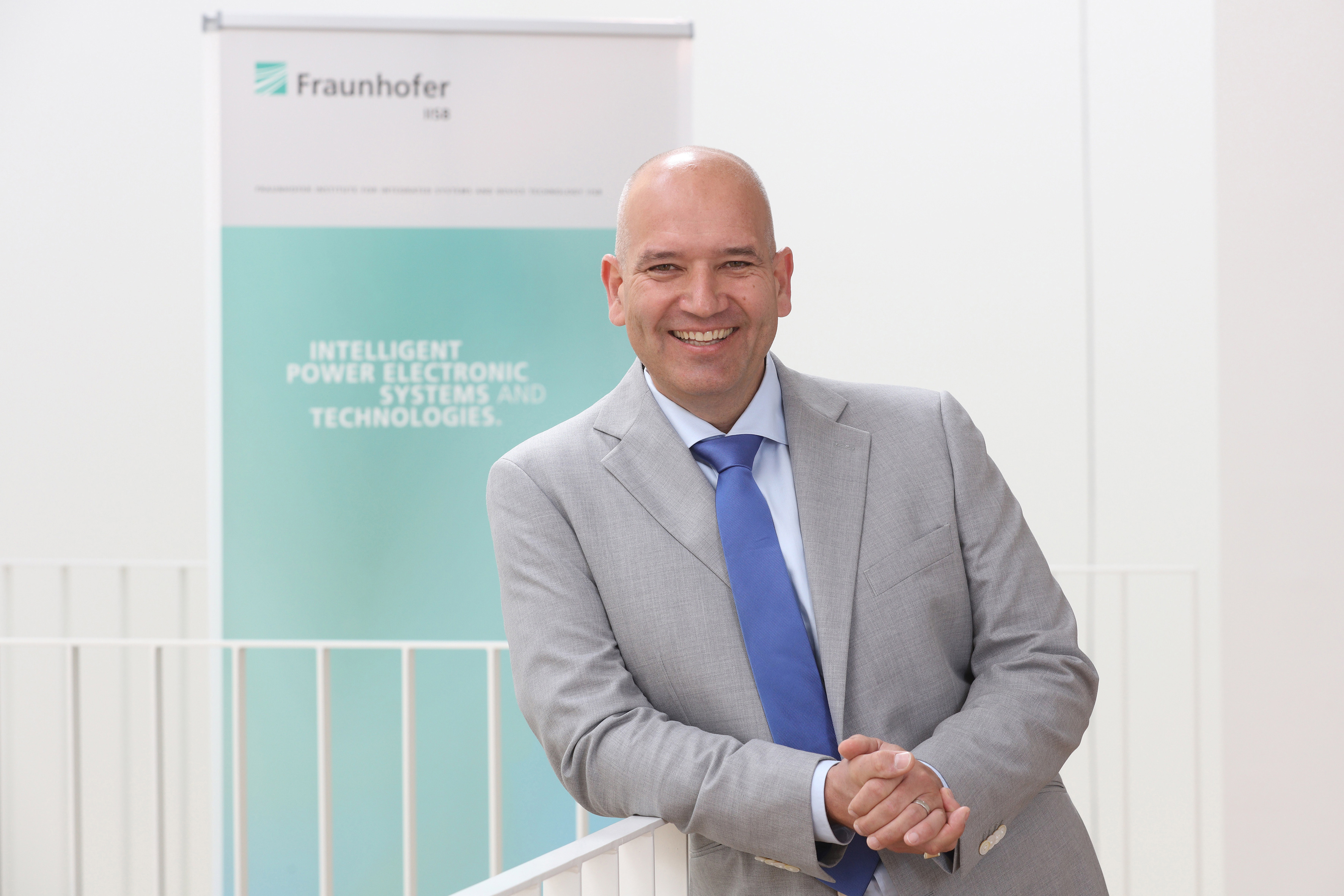 Prof. Jörg Schulze Neuer Institutsleiter Am Fraunhofer IISB, Fraunhofer ...