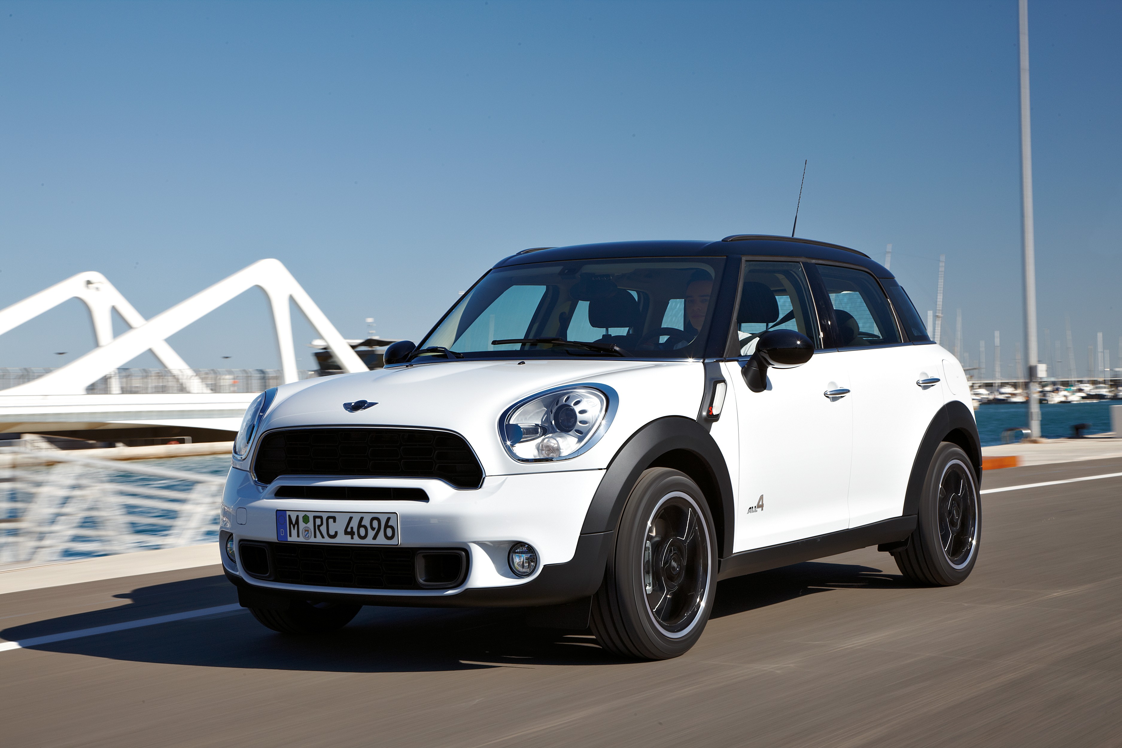 Икс мини. Мини Купер Кантримен. Mini Cooper s Countryman all4. Кроссовер Mini Countryman. Новый мини Купер Кантримен.