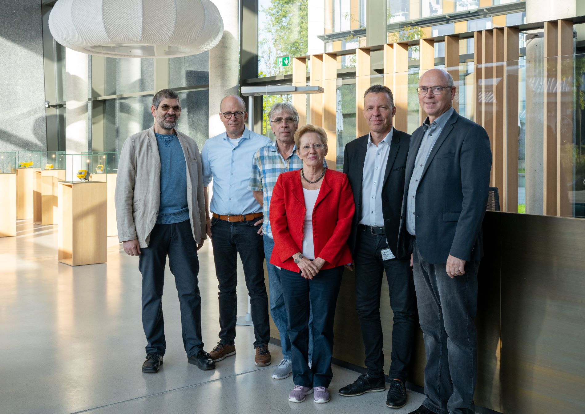 Sbt Hubert Schmitz Büro & Datentechnik Gmbh & Co Kg Bender übernimmt BSK Datentechnik, Bender GmbH & Co. KG, Story - PresseBox