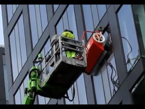 hyCLEANER® red EVO I - Window / façade cleaning in Stockholm