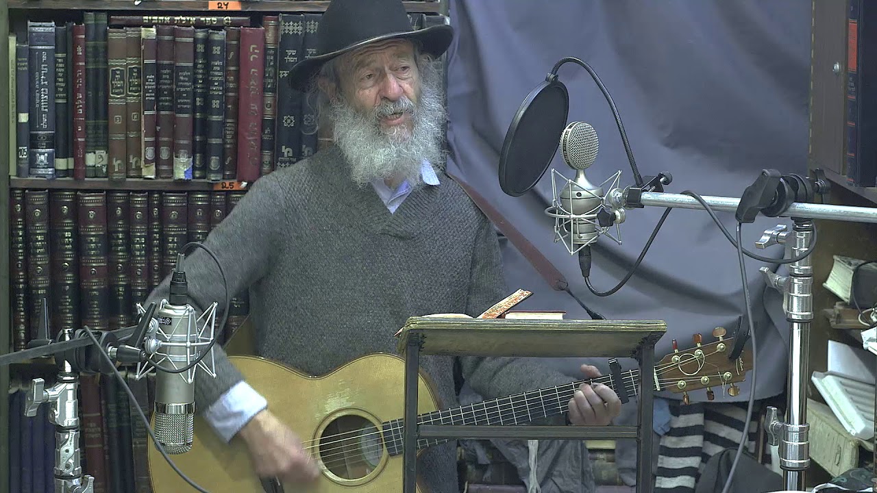 BS"D Rav Chaim Dovid singing "Sheh Yiboneh Bais HaMikdash," a Jewish song about redemption