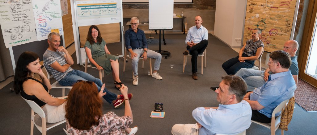 Cover image of company evolving GmbH