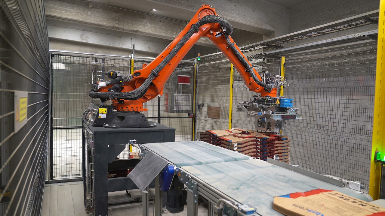 Patentierter Greifer für die automatisierte Leersackdepalettierung