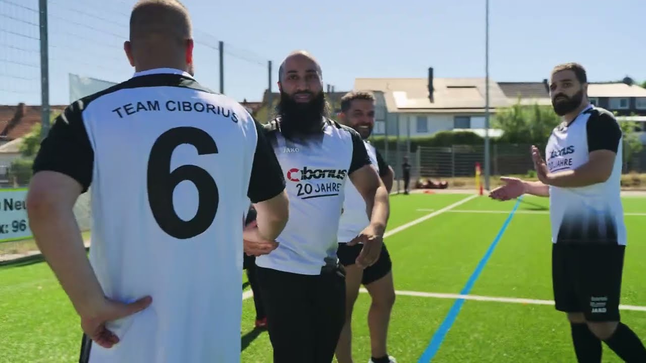 Fußball verbindet: Gemeinsam auf dem Platz, gemeinsam im Team