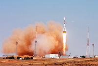 Start der Sojus-Rakete vom Weltraumbahnhof Baikonur. An Bord befindet sich der Satellit TET1, mit dem neuartige Weltraumtechnologien erprobt werden, darunter keramische Mikrowellenschaltkreise der TU Ilmenau