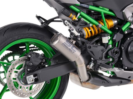25SCP06_Kawasaki_Z900_MY2025_1_CR-T_Titan.jpg