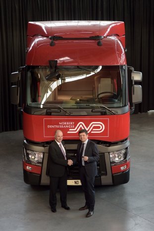 bruno_blin_l_president_of_renault_trucks_and_herve_montjotin_r_chairman_of_norbert-dentress.jpg