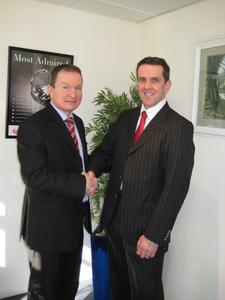 v.l.n.r. Graham McBeth (President Avnet Abacus) & Ben Sutherland (Power Integrations)