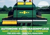 Autonomer Kunstrasenroboter BUKY ONE mit verschiedenen Pflegeaufsätzen