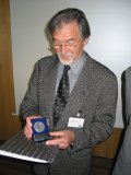 EDA-Medaille 2002 an Professor Mucha