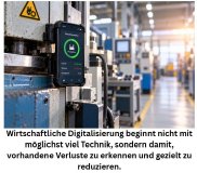 Retrofit mit Smartphone: Auch ältere Produktionsmaschinen lassen sich ohne aufwendige Umbauten digital überwachen. Mithilfe integrierter Sensoren werden Maschinenlaufzeiten und Stillstände sichtbar, eine Grundlage, um Produktionsverluste zu erkennen und Kosten gezielt zu reduzieren.