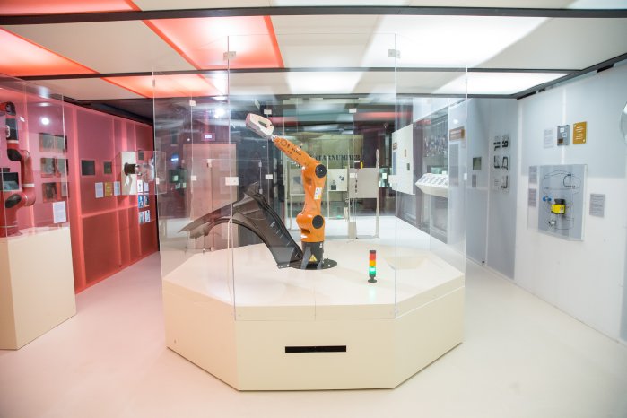 Artec Eva auf einem Roboterarm von KUKA  (1).jpg