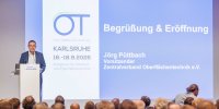 Jörg Püttbach begrüßte die Teilnehmer der ZVO-Oberflächentage 2026 in der Stadthalle Karlsruhe