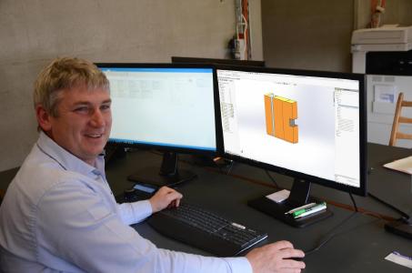 Rüdiger Huschle, Geschäftsführer der Huschle Tischle-rei: "Ich bin ich überzeugt, das beste CAD-CAM-System gekauft zu haben." / Foto: DPS