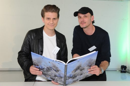 05_Gehbauer_Weidner_Gewinnermit_Ausstelungskatalog.jpg