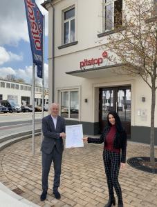 Patrick Becker, Key Account Manager Werkstattsysteme/Werkstattketten bei TÜV Rheinland und Heike Kluh, Marketing-Leiterin bei pitstop.de