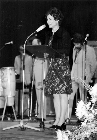 Bild_3_Dorothee_Bürker_1974_Feier.JPG