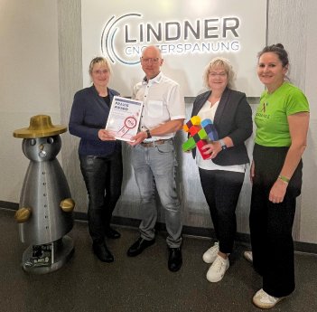 bearbeitet_Auszeichnung Lindner 1.jpg
