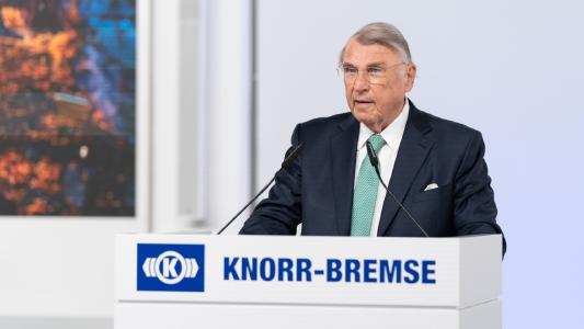 The Chairman of the Supervisory Board, Prof. Dr. Klaus Mangold, opens the Annual General Meeting of Knorr-Bremse AG at the company's headquarters in Munich. | © Knorr-Bremse