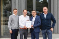 FEGA & Schmitt mit Top PV Zulieferer Siegel ausgezeichnet (v.l.n.r. Daniel Liebig, Alexander Bleichner, Dominik Wess, Stefan Hiltel).