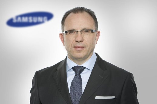 Director Samsung IT Cluster - Roland Schweyer.jpg