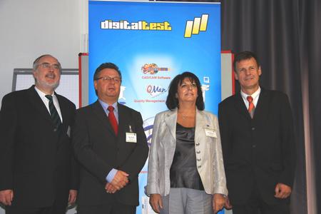 Photo von links nach rechts: Oberbürgermeister Stutensee, Herr Demal, Hans Baka (Digitaltest), Frau Boctor (Digitaltest) , Ministerialdirigent Leßnerkraus, Wirtschaftsministerium Stuttgart